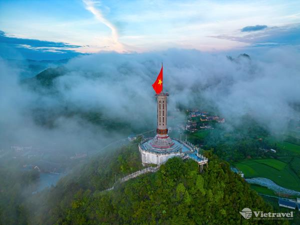Làng cổ tích ở Tây Bắc dành cho người mê săn mây